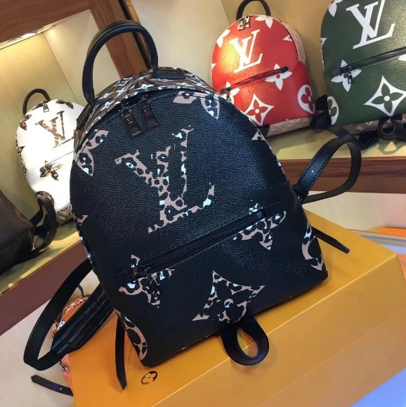 Как отличить настоящий Louis Vuitton от подделки?