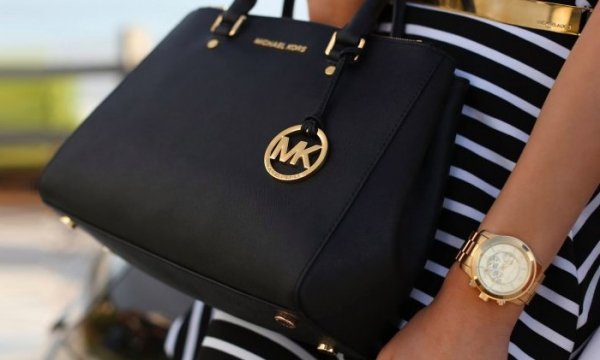 Не ведитесь на поддельные сумки и часы Michael Kors