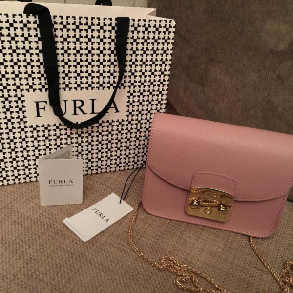 Как отличить сумку Furla от подделки