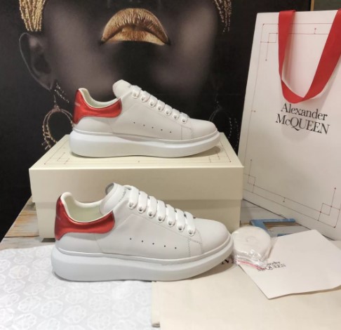 Александры маквин. Кроссовки Alexander MCQUEEN женские оригинал. Кроссовки Мак куин.