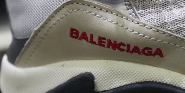 Как купить оригинальные кроссовки Balenciaga