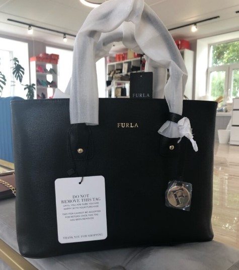 Как отличить поддельную сумку Furla от настоящей