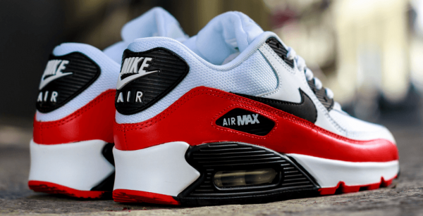 Покажите разницу между оригинальными Nike Air Max 90 и подделкой